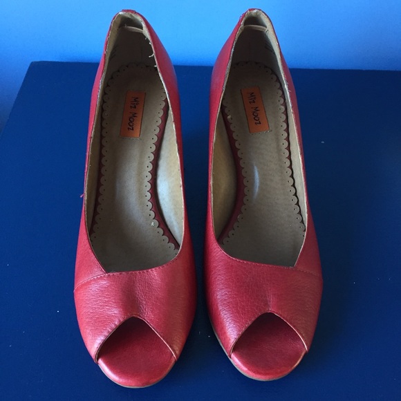 Brand new Miz Mooz red wedge heels. - Picture 5 of 13